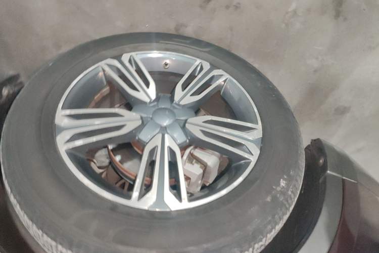 Used Leopaard CS10 2016 2.0T Automatic Luxury Version Left Front Wheel Hub