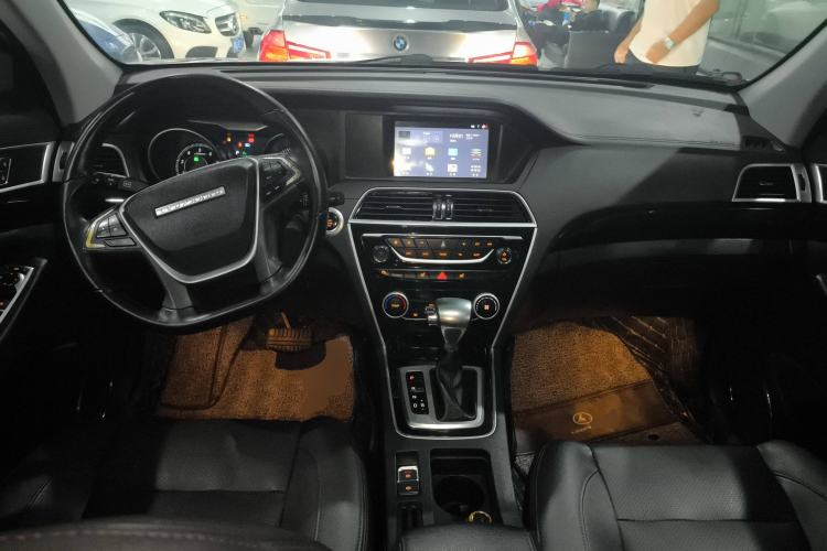 Used Leopaard CS10 2016 2.0T Automatic Luxury Edition Center Console