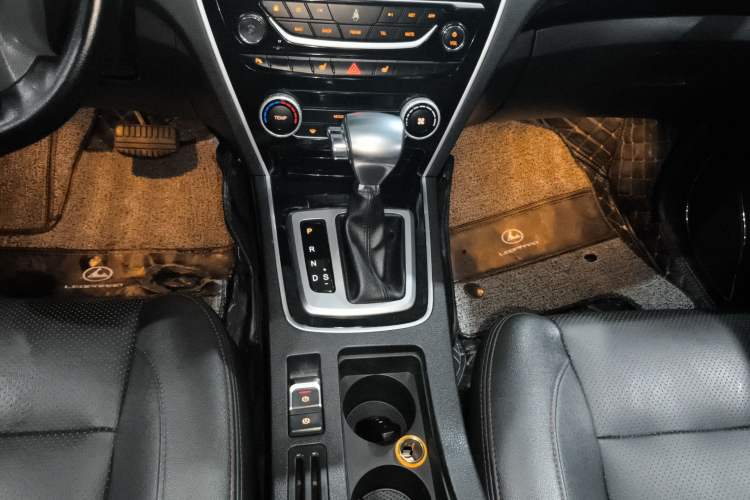 Used Leopaard CS10 2016 2.0T Automatic Luxury Edition Gear Lever