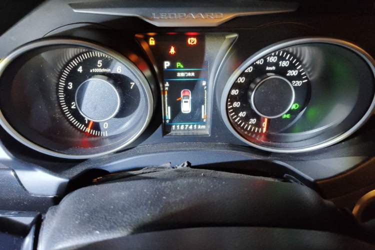 Used Leopaard CS10 2016 2.0T Automatic Luxury Version Odometer Close Up