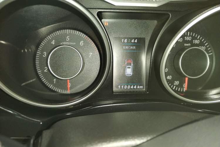 Used Leopaard CS10 2016 2.0T Automatic Luxury Version Odometer Close Up
