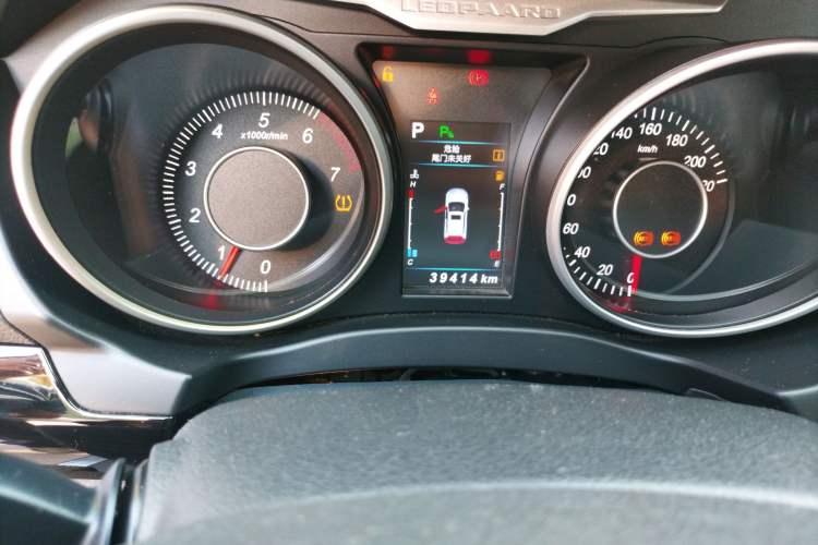 Used Leopaard CS10 2016 2.0T Automatic Luxury Version Odometer Close Up
