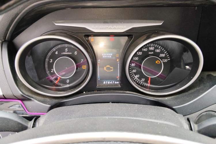 Used Leopaard CS10 2016 2.0T Manual Excellence Edition Odometer Close Up