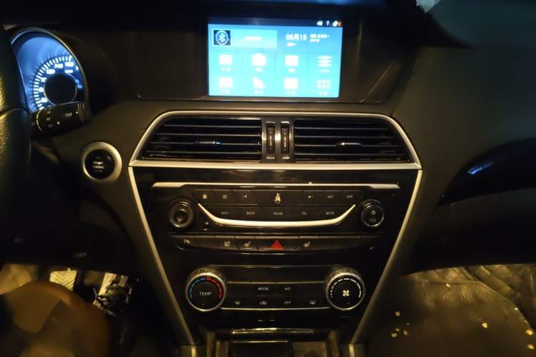 Used Leopaard CS10 2016 2.0T Manual Custom Edition Audio And AC Panel