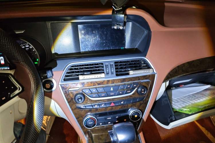 Used Leopaard CS10 2016 2.0T Automatic Custom Edition Audio And AC Panel