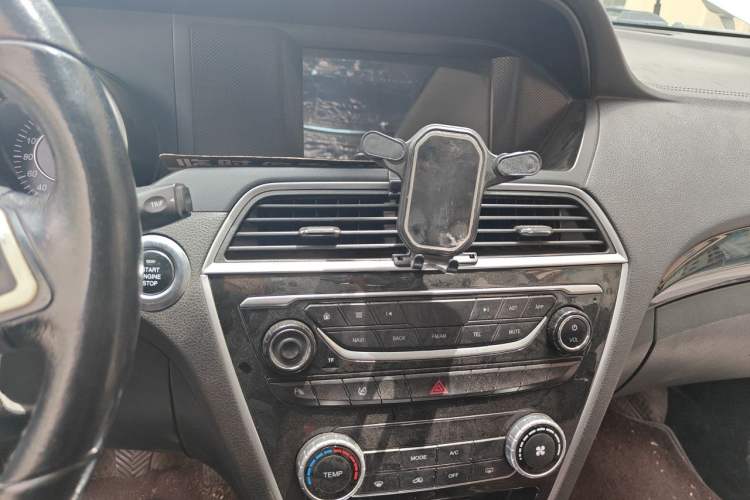 Used Leopaard CS10 2016 2.0T Manual Excellence Edition Audio And AC Panel