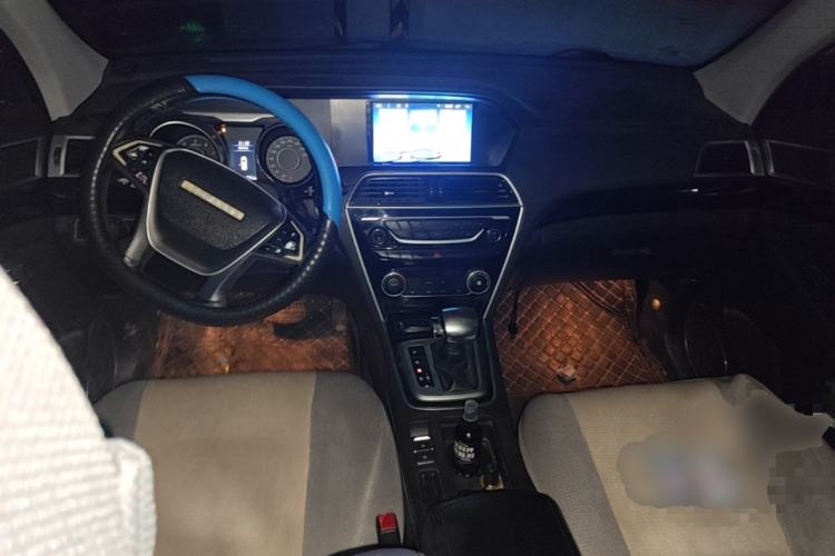 Used Leopaard CS10 2016 2.0T Automatic Luxury Edition Center Console