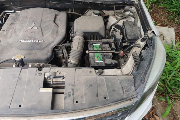 Used Leopaard CS10 2016 2.0T Manual Excellence Edition Engine Bay Left