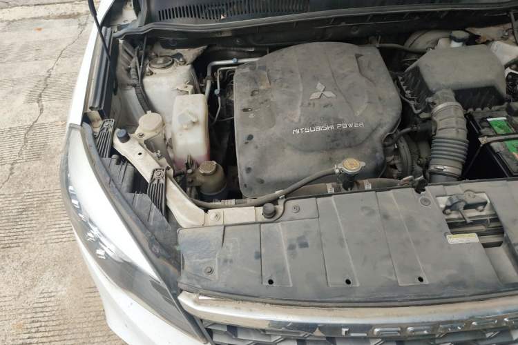 Used Leopaard CS10 2016 2.0T Manual Excellence Edition Engine Bay Right