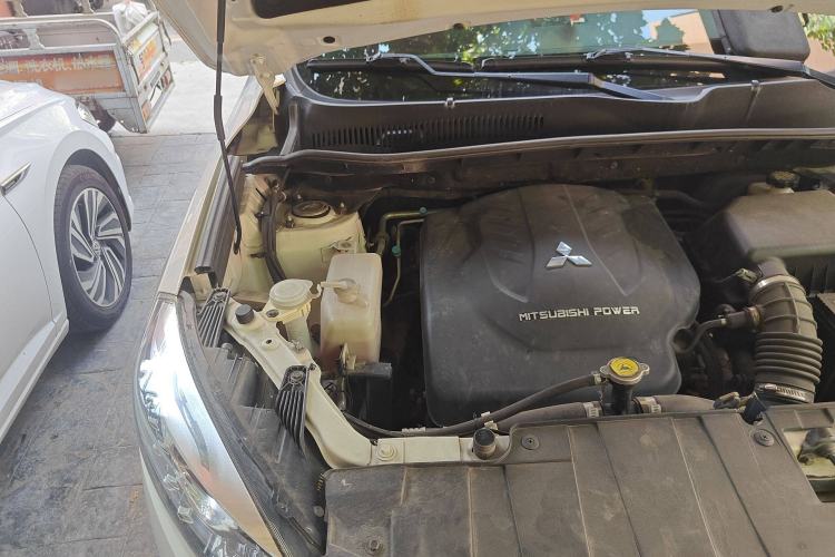 Used Leopaard CS10 2016 2.0T Manual Excellence Edition Engine Bay Right