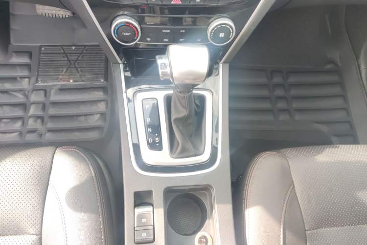 Used Leopaard CS10 2016 2.0T Automatic Luxury Edition Gear Lever