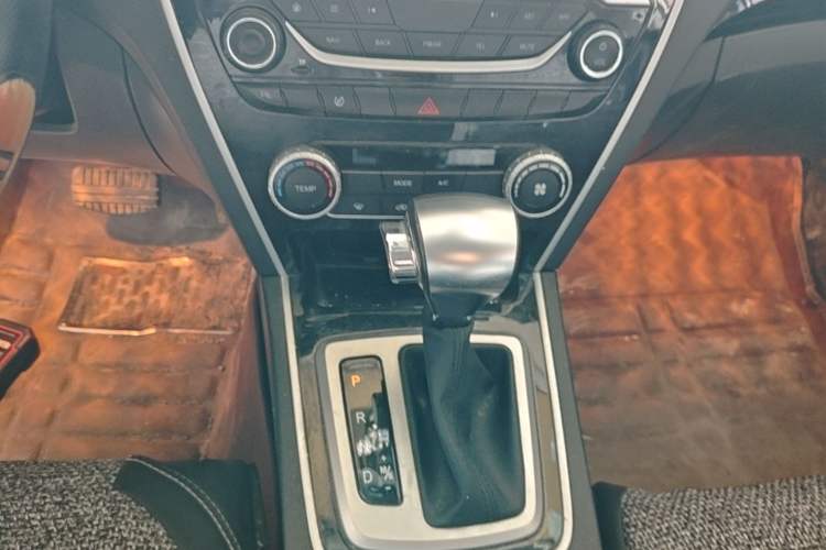 Used Leopaard CS10 2016 2.0T Automatic Luxury Version Gear Lever