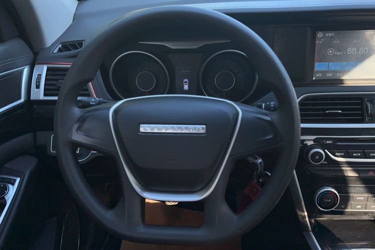 Used Leopaard CS10 2016 2.0T Manual New Edition Interior 4