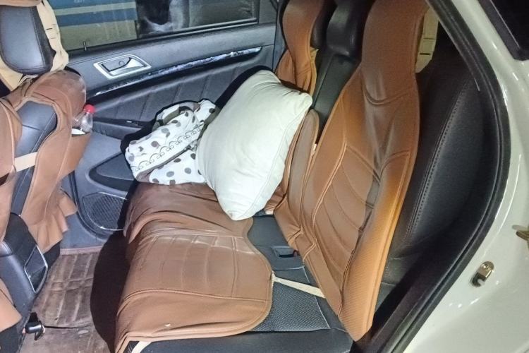 Used Leopaard CS10 2016 2.0T Automatic Luxury Version Left Rear Seat