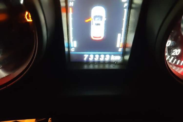 Used Leopaard CS10 2016 2.0T Manual Custom Edition Odometer Close Up