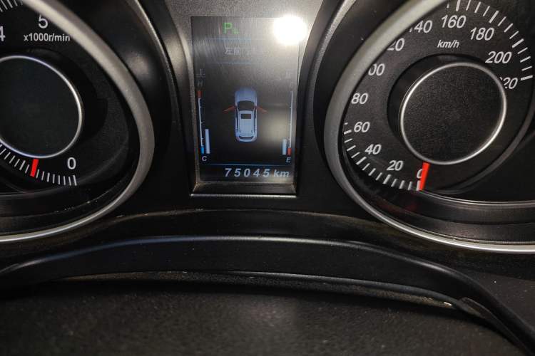 Used Leopaard CS10 2016 2.0T Manual Excellence Edition Odometer Close Up