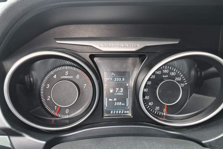 Used Leopaard CS10 2016 2.0T Manual Excellence Edition Odometer Close Up