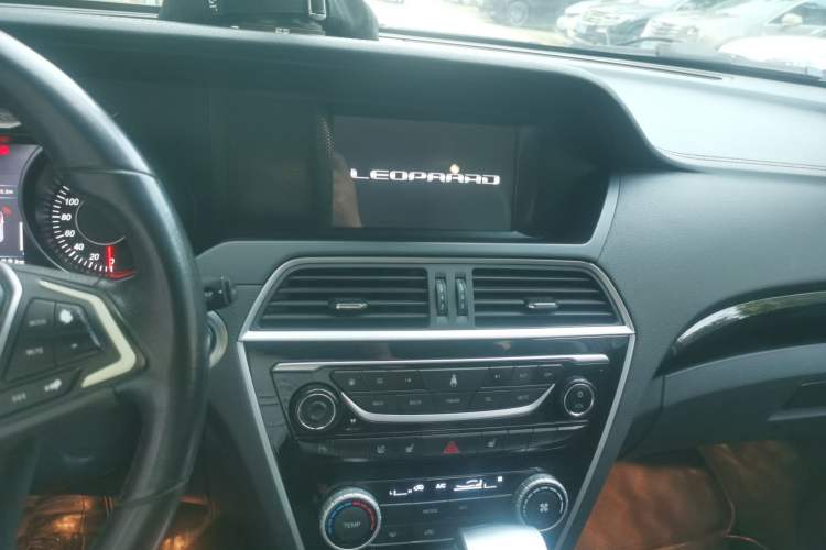 Used Leopaard CS10 2017 2.0T Automatic Luxury Edition Audio And AC Panel