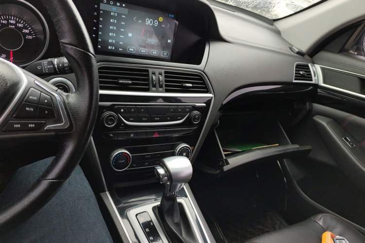 Used Leopaard CS10 2017 2.0T Automatic Luxury Model Audio And AC Panel