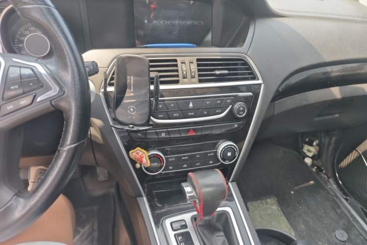 Used Leopaard CS10 2017 1.5T CVT Luxury Model Audio And AC Panel
