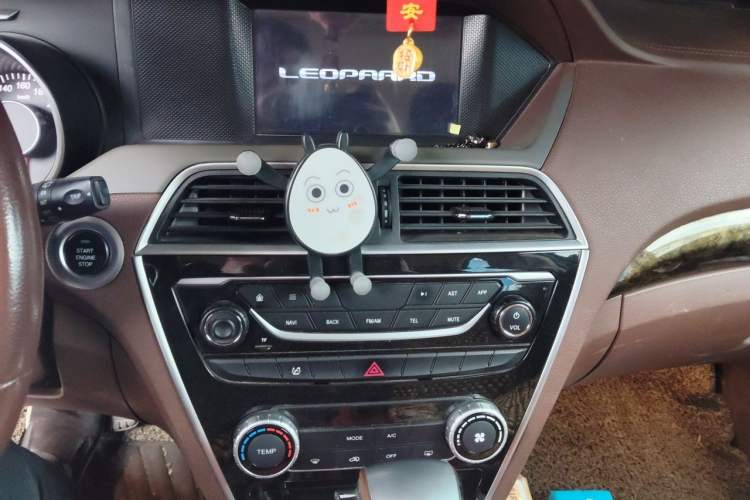 Used Leopaard CS10 2017 2.0T Automatic Urban Version Audio And AC Panel