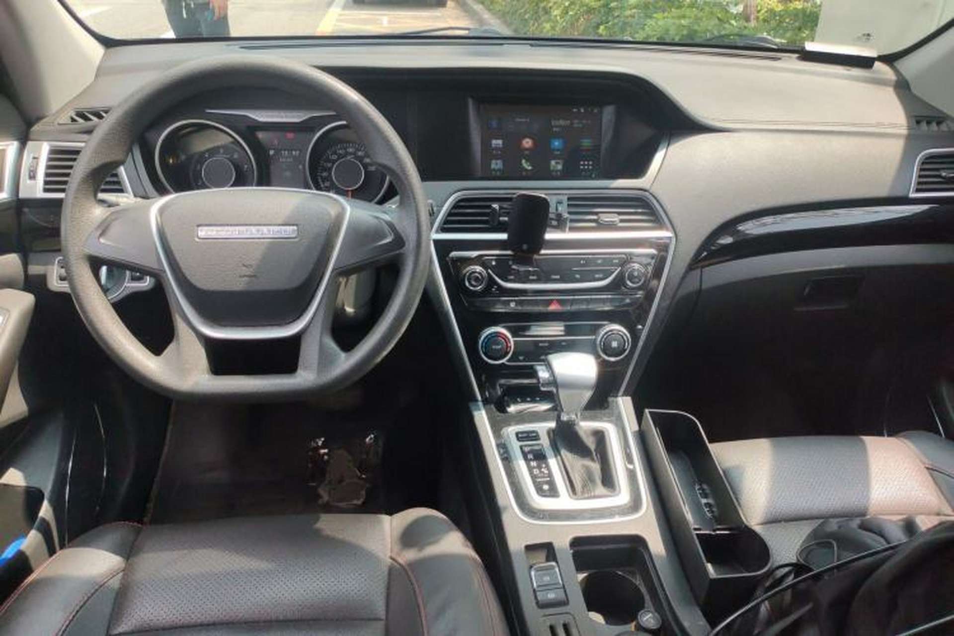 Used Leopaard CS10 2017 1.5T CVT Elite Model Center Console
