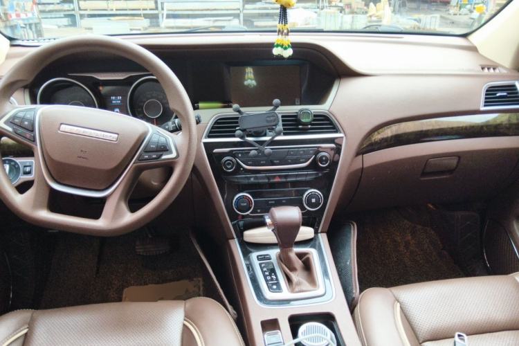 Used Leopaard CS10 2017 1.5T CVT Elite Model Center Console