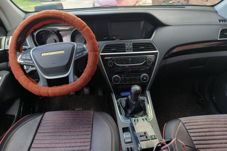 Used Leopaard CS10 2017 1.5T Manual Prestige Model Center Console