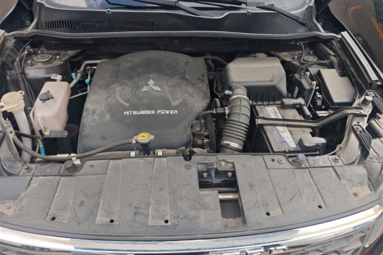 Used Leopaard CS10 2017 2.0T Automatic Luxury Model Engine Bay