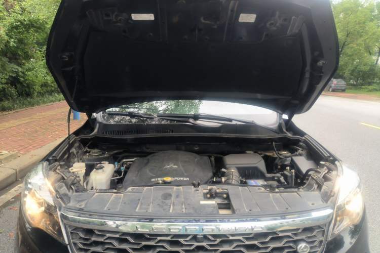 Used Leopaard CS10 2017 2.0T Manual Excellence Edition Engine Bay