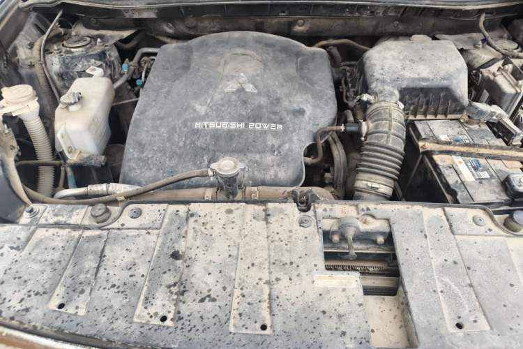Used Leopaard CS10 2017 2.0T Automatic Luxury Model Engine Bay