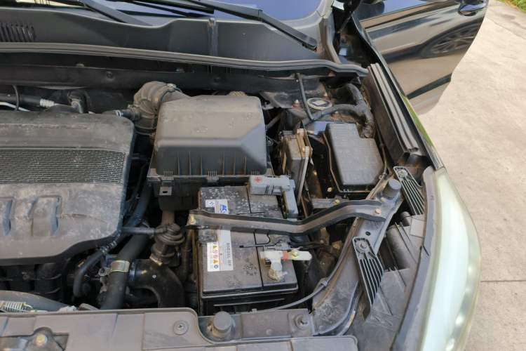 Used Leopaard CS10 2017 1.5T Manual Prestige Model Engine Bay Left