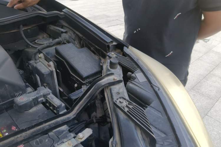 Used Leopaard CS10 2017 1.5T Manual Comfort Model Engine Bay Left