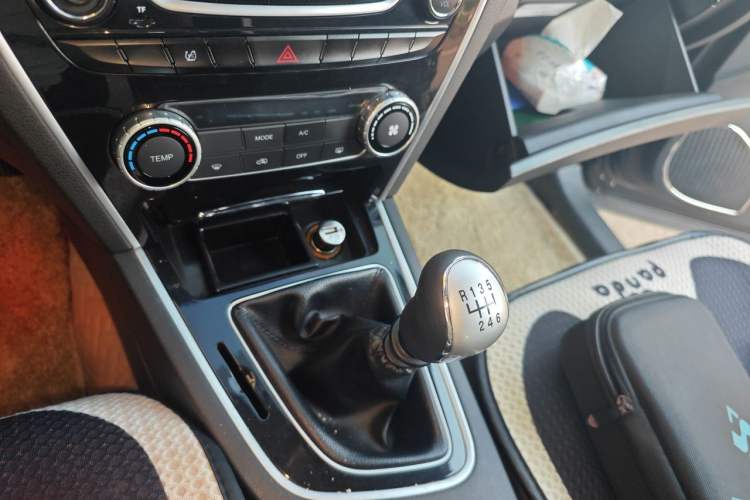 Used Leopaard CS10 2017 2.0T Manual Fashion Edition Gear Lever