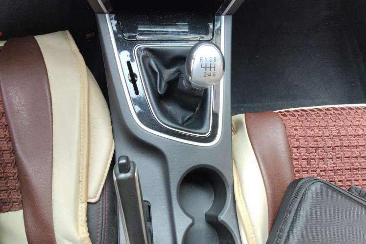 Used Leopaard CS10 2017 2.0T Manual Fashion Edition Gear Lever