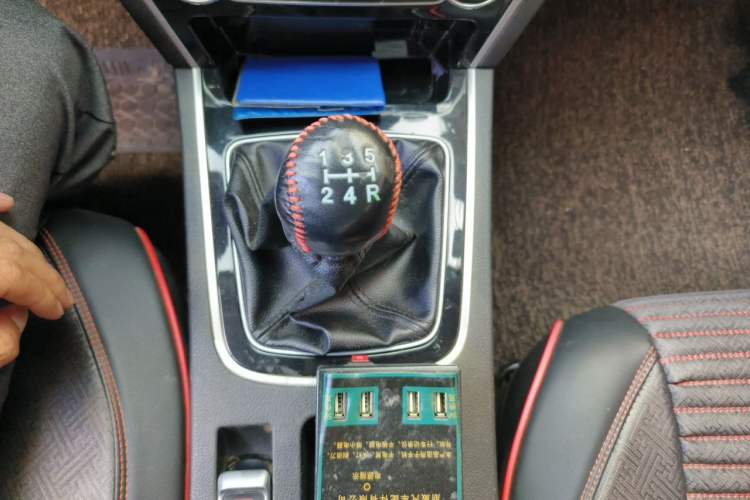 Used Leopaard CS10 2017 1.5T Manual Prestige Model Gear Lever