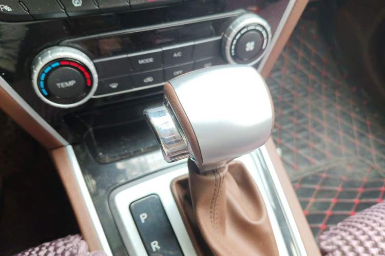 Used Leopaard CS10 2017 2.0T Automatic Luxury Model Gear Lever