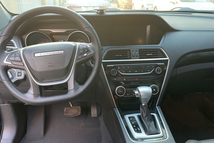 Used Leopaard CS10 2017 2.0T Automatic Luxury Model Interior 3