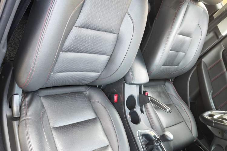 Used Leopaard CS10 2017 2.0T Manual Excellence Edition Interior 7