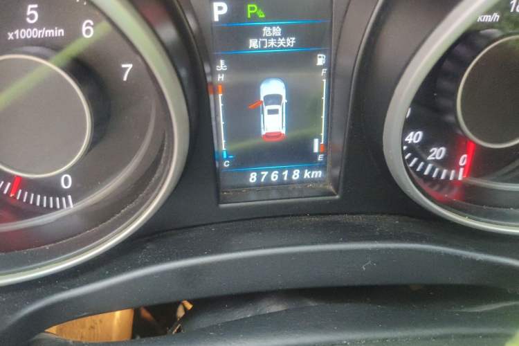 Used Leopaard CS10 2017 1.5T CVT Luxury Model Odometer Close Up