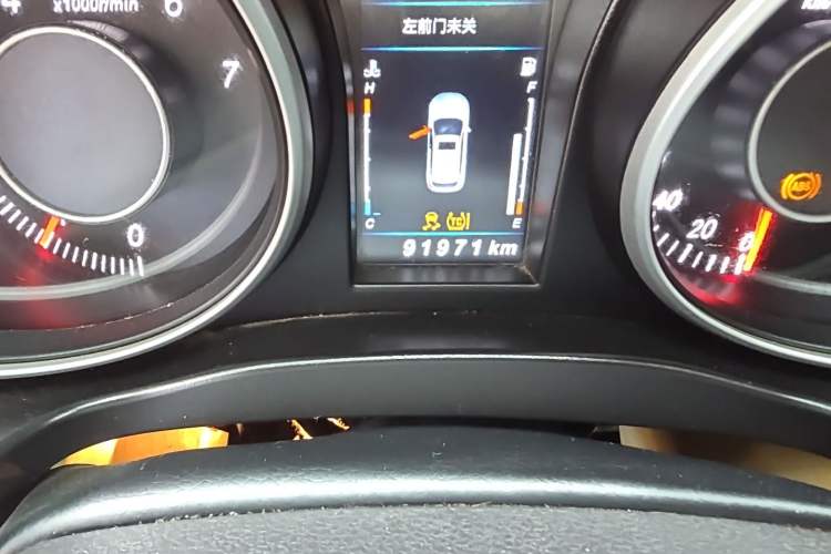Used Leopaard CS10 2017 1.5T Manual Prestige Model Odometer Close Up