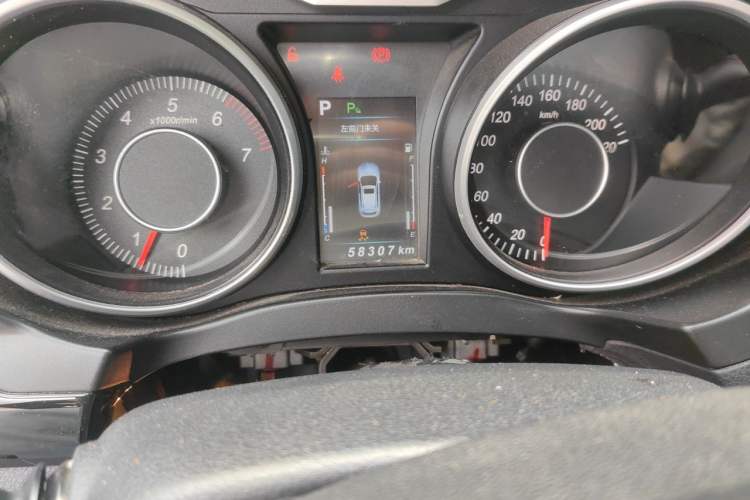 Used Leopaard CS10 2017 2.0T Automatic Luxury Model Odometer Close Up