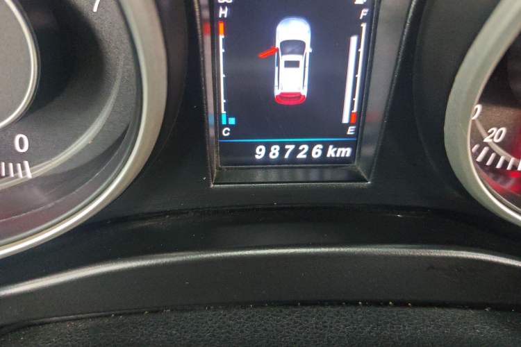 Used Leopaard CS10 2017 2.0T Automatic Luxury Model Odometer Close Up