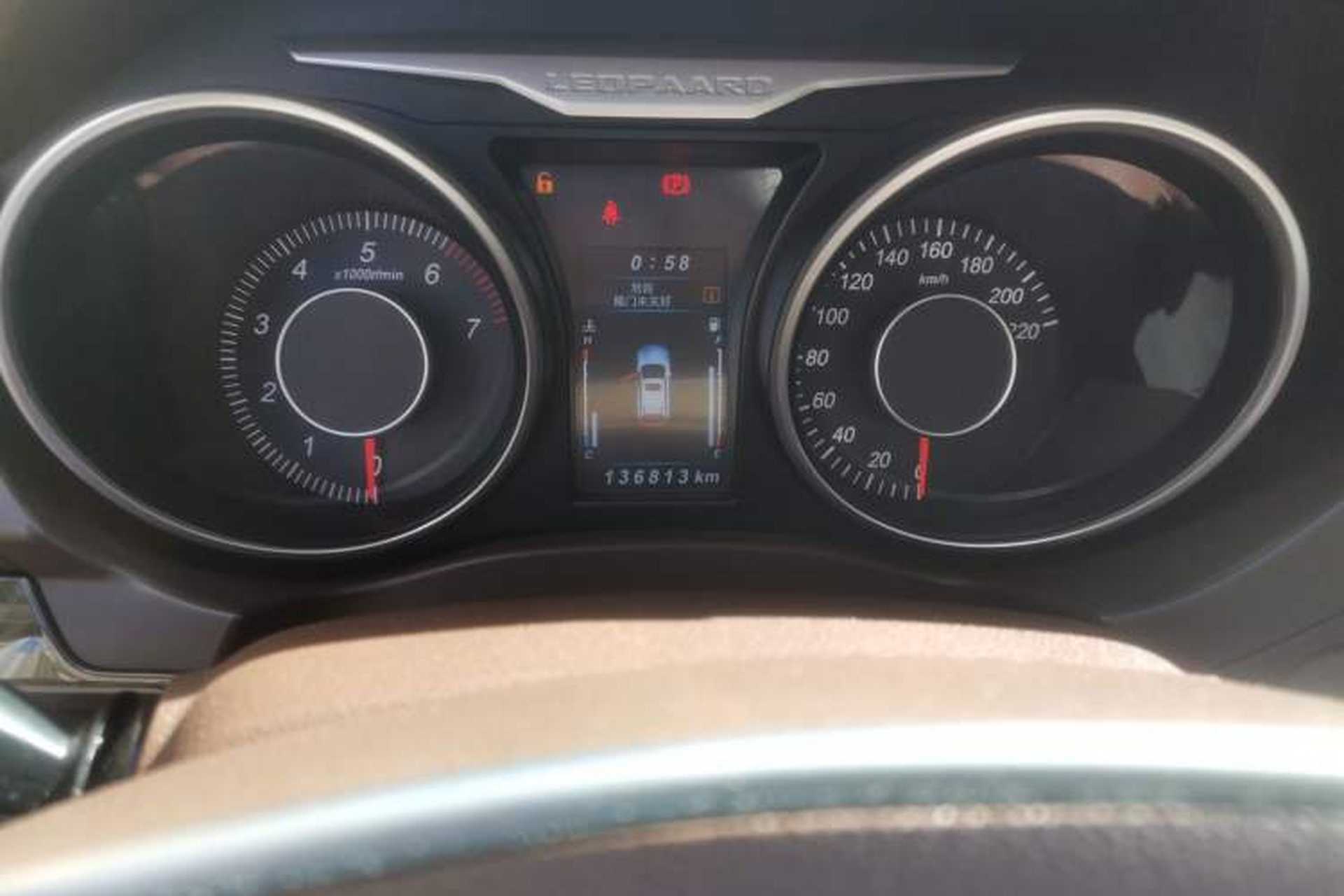 Used Leopaard CS10 2017 2.0T Manual Fashion Edition Odometer Close Up