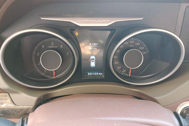 Used Leopaard CS10 2017 2.0T Automatic Luxury Model Odometer Close Up