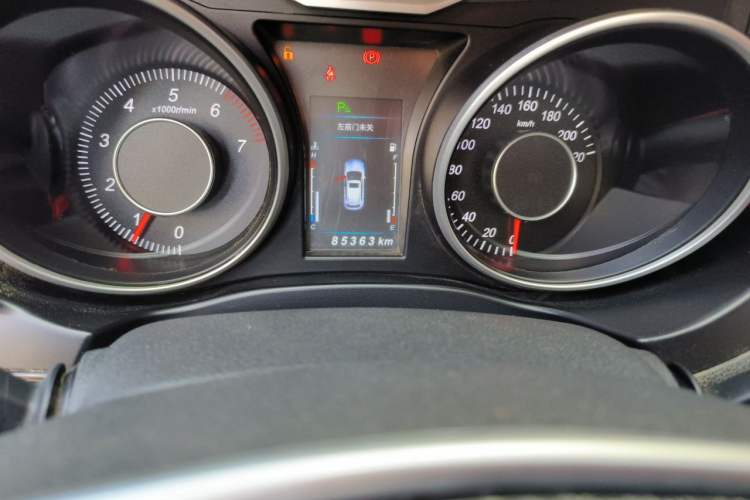 Used Leopaard CS10 2017 1.5T Manual Prestige Model Odometer Close Up