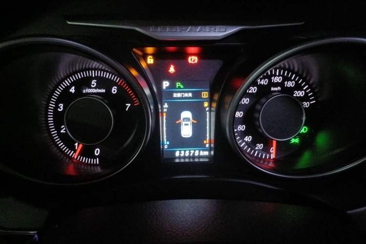 Used Leopaard CS10 2017 2.0T Automatic Luxury Model Odometer Close Up