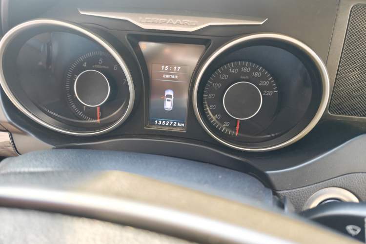 Used Leopaard CS10 2017 2.0T Manual Excellence Edition Odometer Close Up