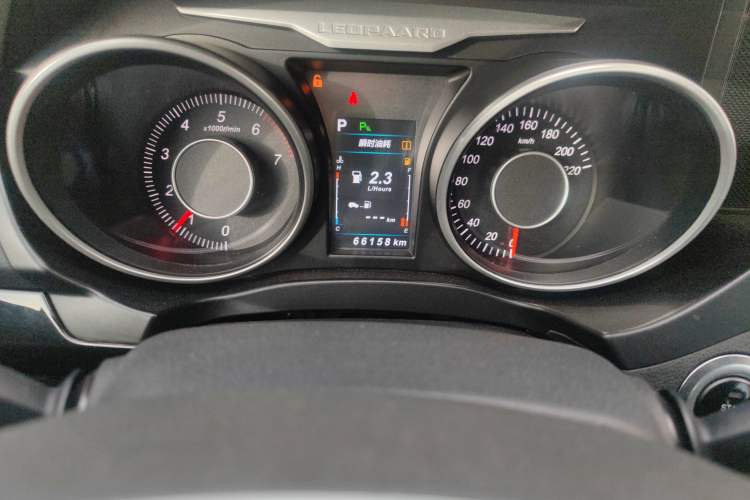 Used Leopaard CS10 2017 2.0T Automatic Luxury Model Odometer Close Up