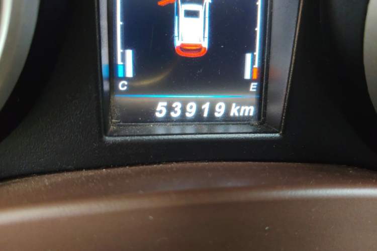 Used Leopaard CS10 2017 2.0T Automatic Luxury Model Odometer Close Up